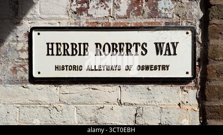 Oswestry, England, Großbritannien - 29. August 2025; Schild für Herbie Roberts Way Historic Galleyways of Oswestry in Shropshire Stockfoto