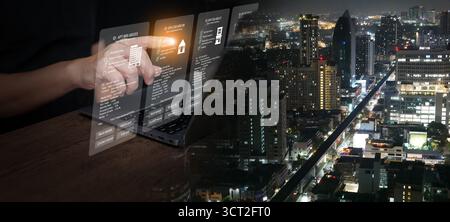 Futuristische Technologie-Schnittstelle, die Immobilienmanagementstrategie und Immobilienanalysen für intelligente Investitionsentscheidungen zeigt. Modernes PropTech Innovat Stockfoto