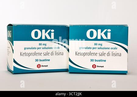 OKI 80 mg Lösung zum Einnehmen Granulat, Ketoprofen-Lysinsalz, hergestellt aus Dompé Farmaceutici. Entzündungshemmendes Arzneimittel zur Schmerzlinderung und Entzündung Stockfoto