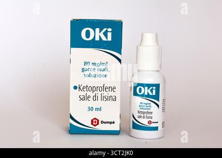 OKI 80 mg/ml Tropfen zum Einnehmen, Lösung – Ketoprofen Lysin Salz, 30 ml Flasche von Dompé Farmaceutici. Zur Schmerzlinderung und Behandlung von Entzündungen Stockfoto