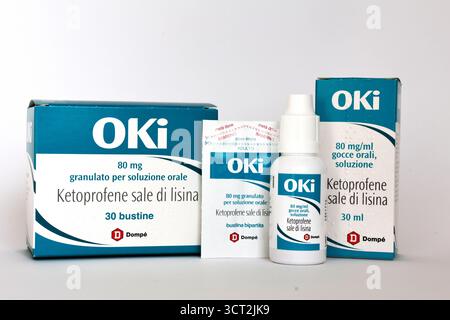 OKI 80 mg Granulat und orale Tropfen – Ketoprofen Lysinsalz von Dompé Farmaceutici. Entzündungshemmendes Arzneimittel zur Schmerzlinderung und Entzündung Stockfoto