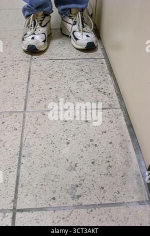Miami Beach Florida, Presidential Wohnanlagen, Residenzen, Immobilien, Vermietungen, Investitionen, verschiedene Beispiele von beschädigten oder defekten öffentlichen Bereichen, Besucher Stockfoto