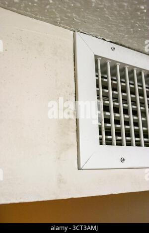 Miami Beach Florida, Presidential Wohnanlagen, Residenzen, Immobilien, Vermietungen, Investitionen, verschiedene Beispiele von beschädigten oder defekten öffentlichen Bereichen, Besucher Stockfoto