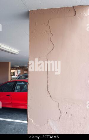 Miami Beach Florida, Presidential Wohnanlagen, Residenzen, Immobilien, Vermietungen, Investitionen, verschiedene Beispiele von beschädigten oder defekten öffentlichen Bereichen, Besucher Stockfoto