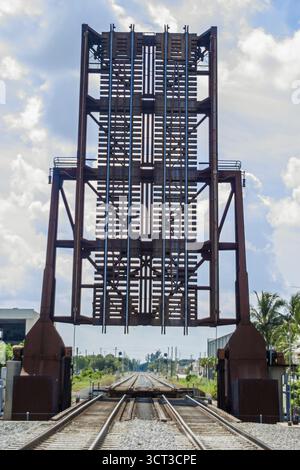 Ft. Fort Lauderdale Florida, New River, Eisenbahngleise Zugbrücke erhöhte Position, Stockfoto