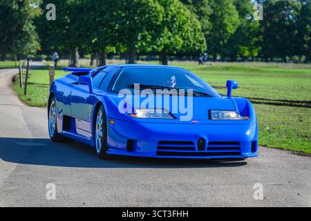 Ankunft in Hampton Court für den Concours of Elegance 2025 Stockfoto