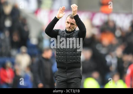 Preston, England. Oktober 2025. Nathan Jones nach dem Sky Bet EFL Championship Spiel zwischen Preston North End und Charlton Athletic im Deepdale Stadium in Preston. Kyle Andrews/Alamy Live News Stockfoto