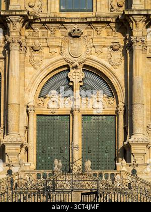 Das Portal der Fassade des Obradoiro der Kathedrale von Santiago de Compostela Stockfoto