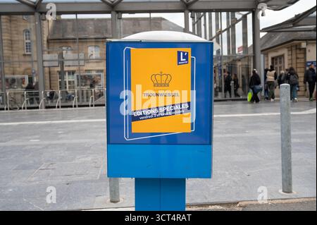 Newspaper Box, Guillaume, Großherzog Von Luxemburg, Henri Hat Den Thron Abgedankt, Feierte Seinen Thronantritt In Luxemburg-Stadt Stockfoto