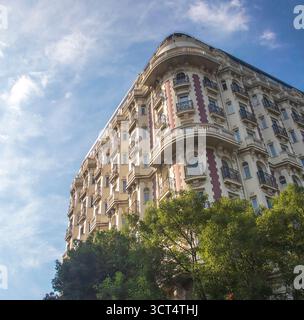 09.09.2025 - Batumi, Georgia - Fassade des Carlton Cannes Hotels Stockfoto