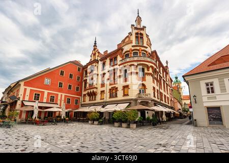 Malerische Gebäude am Hauptstrand der Stadt Maribor, Slowenien. Stockfoto