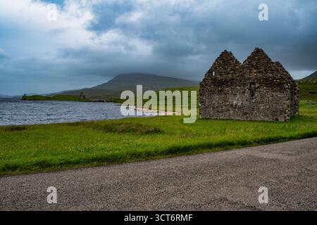 Scottish Highlands, Schottland: CALDA House, späteres Haus des Clan Mackenzie, nahe Ardvreck Castle Ruinen am Loch Assynt in der Grafschaft Sutherland Stockfoto