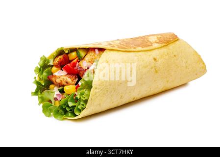 Ein frischer und farbenfroher Tortilla Wrap, der großzügig mit lebendigem und gesundem Gemüse gefüllt ist Stockfoto