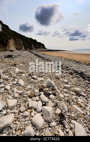 Blick auf die Sewerby Cliffs und Foreshore, Sewerby Village, East Riding of Yorkshire, England, Großbritannien Stockfoto
