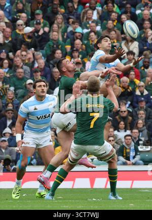 Argentinier Rodrigo Isgro im Kampf gegen Südafrika im Allianz Stadium, Twickenham, London, am 4. Oktober 2025. Credit: Action Foto Sport/Alamy Live News Stockfoto
