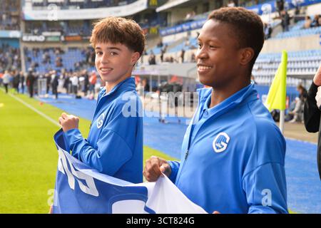 Genk, Belgien. Oktober 2025. Jugendspieler von KRC Genk, vor einem Fußballspiel zwischen KRC Genk und FCV Dender EH, am Sonntag, den 5. Oktober 2025 in Genk, einem Spiel des 10. Tages der ersten Liga der Jupiler Pro League 2025-2026 der belgischen Meisterschaft. BELGA FOTO JILL DELSAUX Credit: Belga News Agency/Alamy Live News Stockfoto