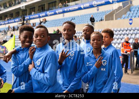 Genk, Belgien. Oktober 2025. Jugendspieler von KRC Genk, vor einem Fußballspiel zwischen KRC Genk und FCV Dender EH, am Sonntag, den 5. Oktober 2025 in Genk, einem Spiel des 10. Tages der ersten Liga der Jupiler Pro League 2025-2026 der belgischen Meisterschaft. BELGA FOTO JILL DELSAUX Credit: Belga News Agency/Alamy Live News Stockfoto