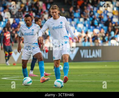 Neapel, Kampanien, ITALIEN. Oktober 2025. Rasmus Hoyland vom SSC Napoli während des Fußballspiels der italienischen Serie A 2025/26 zwischen dem SSC Napoli und Genua am 5. Oktober 2025 im Diego Armando Maradona Stadium in Neapel.Bild: (Foto: © Fabio Sasso/ZUMA Press Wire) NUR REDAKTIONELLE VERWENDUNG! Nicht für kommerzielle ZWECKE! Quelle: ZUMA Press, Inc./Alamy Live News Stockfoto
