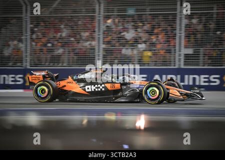 Singapur. Oktober 2025. McLarens britischer Fahrer Lando Norris fährt während des Formel 1 Grand Prix 2025 in Singapur am 5. Oktober 2025. Quelle: Dann Chih Wey/Xinhua/Alamy Live News Stockfoto