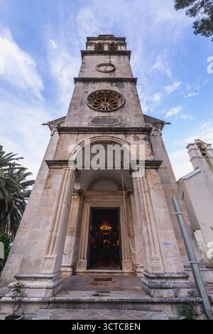 Kirchturm der Dormition Kirche von Savina orthodoxes Kloster in Herceg Novi Küstenstadt in Kotor Bay, Montenegro Stockfoto