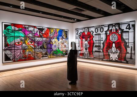 London, Großbritannien. 6. Oktober 2025. (L) CHAIN BRAIN, 2019, und HOOLIGANS, 2004, bei einer Vorschau von Gilbert & George's 21ST CENTURY PICTURES, einer neuen Ausstellung in der Hayward Gallery mit Werken aus den letzten 25 Jahren. Die Show findet vom 7. Oktober 2025 bis zum 11. Januar 2026 statt. Quelle: Stephen Chung / Alamy Live News Stockfoto