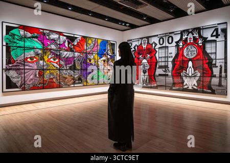 London, Großbritannien. 6. Oktober 2025. (L) CHAIN BRAIN, 2019, und HOOLIGANS, 2004, bei einer Vorschau von Gilbert & George's 21ST CENTURY PICTURES, einer neuen Ausstellung in der Hayward Gallery mit Werken aus den letzten 25 Jahren. Die Show findet vom 7. Oktober 2025 bis zum 11. Januar 2026 statt. Quelle: Stephen Chung / Alamy Live News Stockfoto