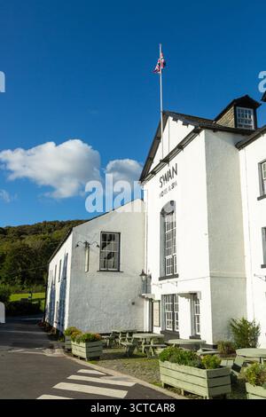 The Swan Hotel on the River Leven, Newby Bridge, Cumbria, England Stockfoto