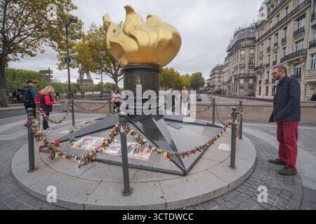 Liberty Flame Mahnmal für Prinzessin Diana in Pont de l’Alma (Alma-Brücke), die am 31. August 1997 in Paris starb Stockfoto