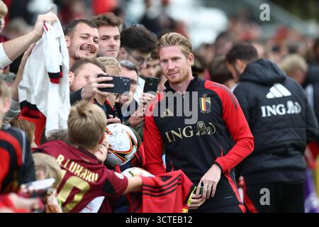 Tubize, Belgien. Oktober 2025. Kevin de Bruyne, Belgier, wurde bei einem offenen Training der Red Devils, der belgischen Fußballnationalmannschaft, auf dem Proximus Basecamp in Tubize am Montag, den 6. Oktober 2025 gezeigt. Die Mannschaft bereitet sich auf die Spiele gegen Nordmazedonien (10/10) und Wales (13/10) vor. BELGA PHOTO VIRGINIE LEFOUR Credit: Belga News Agency/Alamy Live News Stockfoto