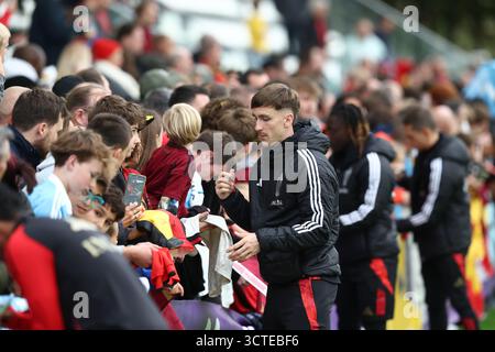 Tubize, Belgien. Oktober 2025. Die belgische Alexis Saelemeakers wurde während eines offenen Trainings der Red Devils, der belgischen Fußballnationalmannschaft, auf dem Proximus Basecamp in Tubize am Montag, den 6. Oktober 2025, gezeigt. Die Mannschaft bereitet sich auf die Spiele gegen Nordmazedonien (10/10) und Wales (13/10) vor. BELGA PHOTO VIRGINIE LEFOUR Credit: Belga News Agency/Alamy Live News Stockfoto