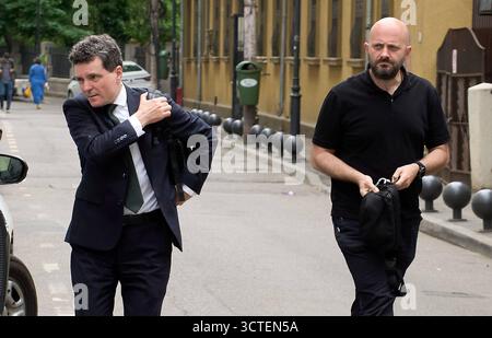 Neue Berater des Präsidenten von Rumänien, Bukarest, Rumänien Bukarest, Rumänien. 6. Oktober 2025: Stefan Iulian Dragomirescu R wurde heute, 6. Oktober 2025, offiziell vom rumänischen Präsidenten Nicusor Dan L. zum Präsidialberater für Vermögensverwaltung und Logistik im Generalsekretariat der Präsidialverwaltung ernannt - FOTO: Bukarest, Rumänien. 6. Mai 2025 Nicusor Dan, Bürgermeister von Bukarest und Zweiter in der ersten Runde der rumänischen Präsidentschaftswahlen 2025 mit 29 Prozent, trifft in seinem Wahlkampfquartier ein. Bukarest Rumänien Copyright: XLucianx Stockfoto