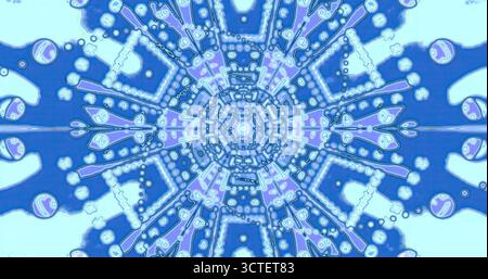 Das Kunstwerk weist eine zarte Anordnung von blauen und weißen Formen auf, die ein symmetrisches Muster mit kaleidoskopischem Effekt bilden. Es zeigt Harmonie Stockfoto