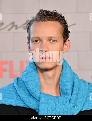 Los Angeles, USA. Oktober 2025. Felix Kammerer kam am 6. Oktober 2025 zur Premiere von „Frankenstein“ Los Angeles im Academy Museum in Los Angeles, CA. © LISA OConnor/AFF-USA.com Credit: AFF/Alamy Live News Stockfoto