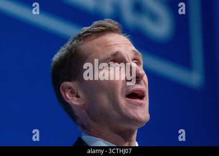 Manchester, Großbritannien. Oktober 2025. Manchester, Großbritannien. Oktober 2025. Chris Philip Parlamentsabgeordneter Conservative Shadow Home Secretary spricht auf der MANCHESTER Conservative Conference, 2025 Bild: Garyrobertsphotography Credit: GaryRobertsphotography/Alamy Live News Stockfoto