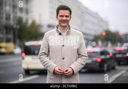 Berlin, Deutschland. Oktober 2025. Spitzenkandidat Steffen Krach bei einem Fotoanruf zum Start des Wahlkampfs der Berliner SPD. Quelle: Britta Pedersen/dpa/Alamy Live News Stockfoto