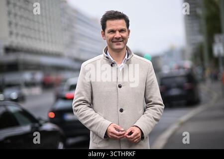 Berlin, Deutschland. Oktober 2025. Spitzenkandidat Steffen Krach bei einem Fotoanruf zum Start des Wahlkampfs der Berliner SPD. Quelle: Britta Pedersen/dpa/Alamy Live News Stockfoto
