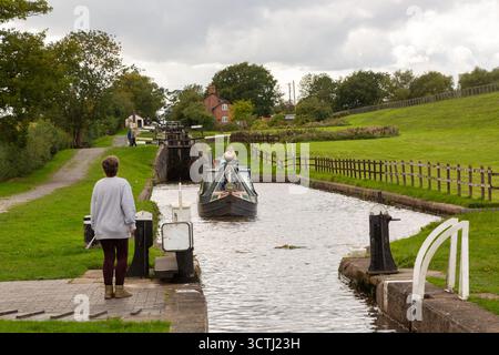 Canal Lock bei Hurleston Junction – der Llangollen Canal trifft auf die Shropshire Union in Nantwich, Cheshire, England Stockfoto