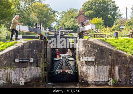 Canal Lock bei Hurleston Junction – der Llangollen Canal trifft auf die Shropshire Union in Nantwich, Cheshire, England Stockfoto