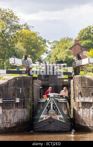 Canal Lock bei Hurleston Junction – der Llangollen Canal trifft auf die Shropshire Union in Nantwich, Cheshire, England Stockfoto