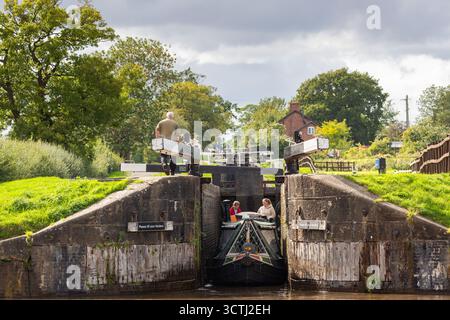 Canal Lock bei Hurleston Junction – der Llangollen Canal trifft auf die Shropshire Union in Nantwich, Cheshire, England Stockfoto