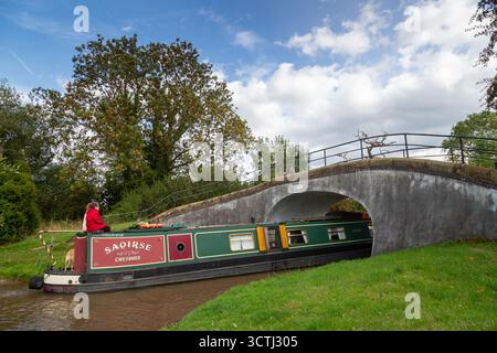Kanalboot auf dem Shropshire Union Canal bei Hurleston Junction in der Nähe von Nantwich, Cheshire, England Stockfoto