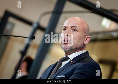 Berlin, Deutschland. Oktober 2025. Alexander Hoffmann, Fraktionsvorsitzender der CSU, hält zu Beginn der Sitzung seiner Fraktion eine Pressekonferenz. Quelle: Kay Nietfeld/dpa/Alamy Live News Stockfoto
