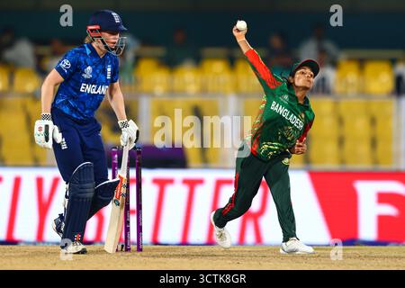 Guwahati, Indien. Oktober 2025. Rabeya Khan aus Bangladesch während des ICC Frauen-Weltmeisterschaftsspiels England Frauen gegen Bangladesch Frauen im ACA Barsapara Cricket Stadium, Guwahati, Assam/Indien, 7. Oktober 2025 (Foto: Shubhajit Roy Karmakar/News Images) in Guwahati, Indien am 7. Oktober 2025. (Foto: Shubhajit Roy Karmakar/News Images/SIPA USA) Credit: SIPA USA/Alamy Live News Stockfoto