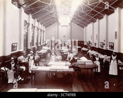 Claybury Asylum, Woodford, Essex: Ein Leinenzimmer, [1893?] Stockfoto