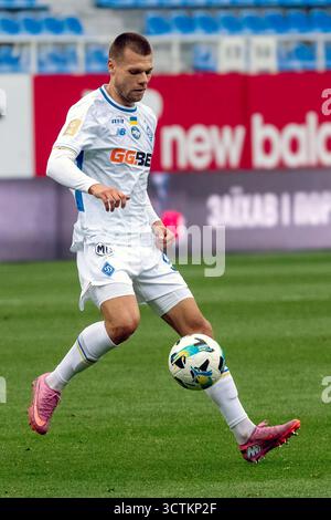 Nicht exklusiv: Mittelfeldspieler Mykola Mykhailenko vom FC Dynamo Kyiv kontrolliert den Ball während des 8. Spieltages der ukrainischen Premier League 2025/2026 Stockfoto