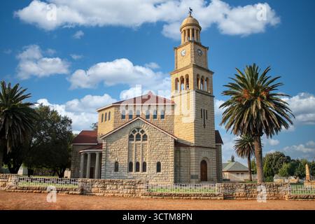 Die Niederländisch-Reformierte Kirche in Wolmaransstad, Nordwestprovinz, Südafrika ist ein historisches Gebäude, das von Gerard Moerdyk entworfen und 1929 erbaut wurde Stockfoto
