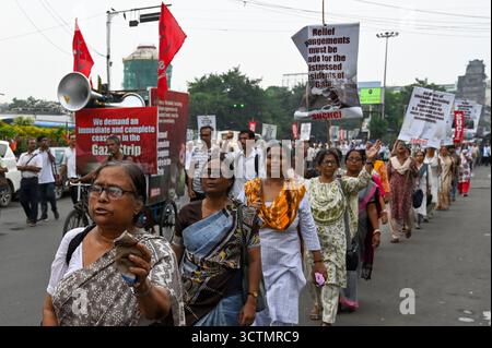 Kalkutta, Indien. Oktober 2025. KOLKATA, INDIEN - 7. OKTOBER: Anhänger des Sozialistischen Einheitszentrums Indiens (Kommunist) veranstalten eine propalästinensische Kundgebung wegen des Angriffs auf den Gazastreifen und des Abfangens von "Flotilla"-Hilfsbooten durch Israel am 7. Oktober 2025 in Kalkutta, Indien. (Foto: Samir Jana/Hindustan Times/SIPA USA) Credit: SIPA USA/Alamy Live News Stockfoto