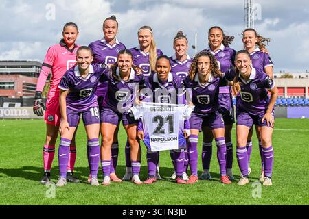Deinze, Belgien. Oktober 2025. Team RSCA Women vor einem Frauenfußballspiel zwischen RSC Anderlecht Women und AA Gent Ladies am dritten Spieltag der Saison 2024 - 2025 der Belgischen Lotto Womens Super League, am Samstag, 4. Oktober 2025 in Deinze, Belgien. Quelle: Sportpix/Alamy Live News Stockfoto