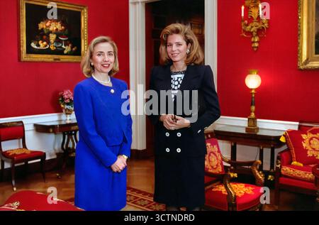 First Lady der USA mit Königin Noor von Jordanien, Weißes Haus, Washington, D.C., USA, Barbara Kinney, Fotografin Des Weißen Hauses, 19. April 1993 Stockfoto
