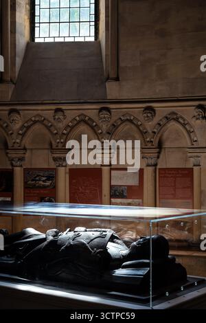 London, Großbritannien 10. Juli 2025 Grab oder Grab eines Ritters und Adligen in der historischen Temple Church Stockfoto